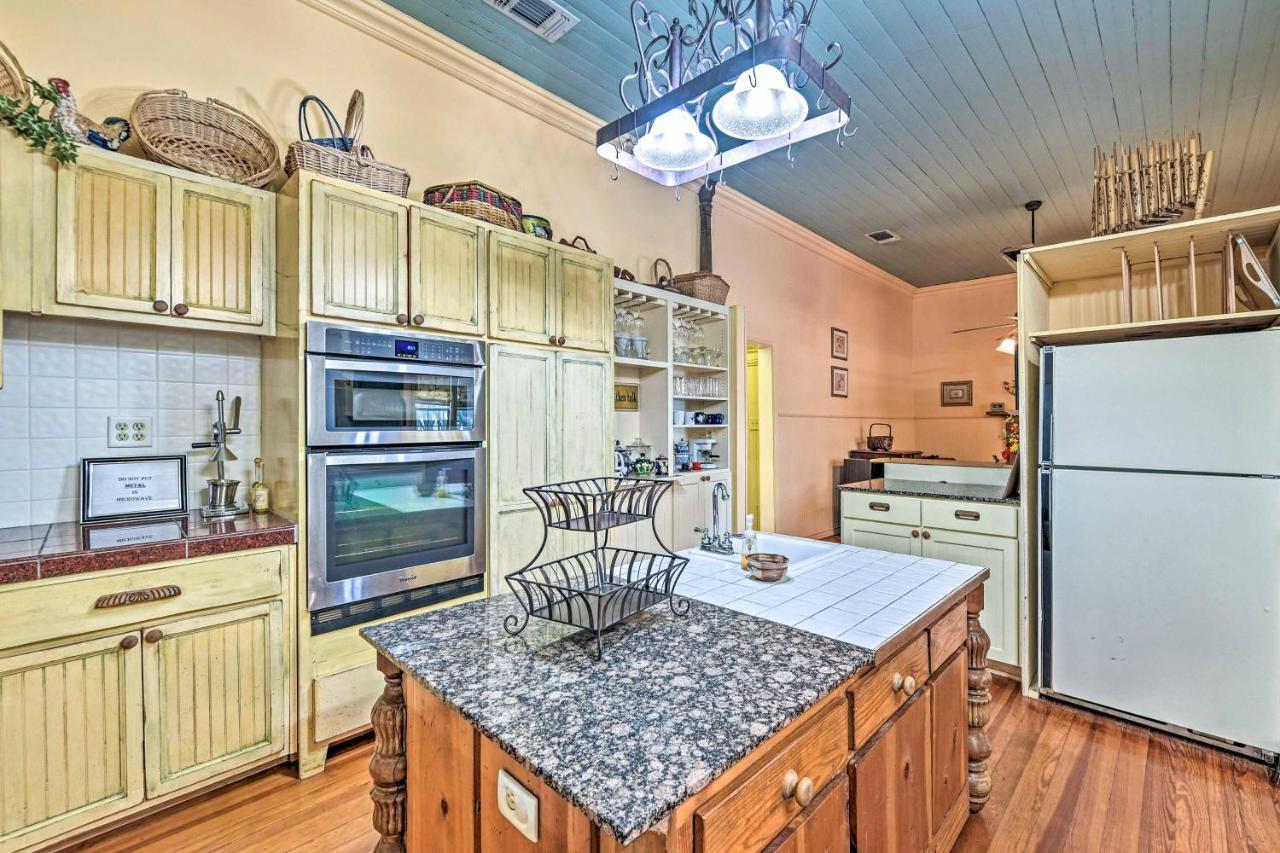 The Lilly House Historic Glen Rose Home With Porch! Екстер'єр фото