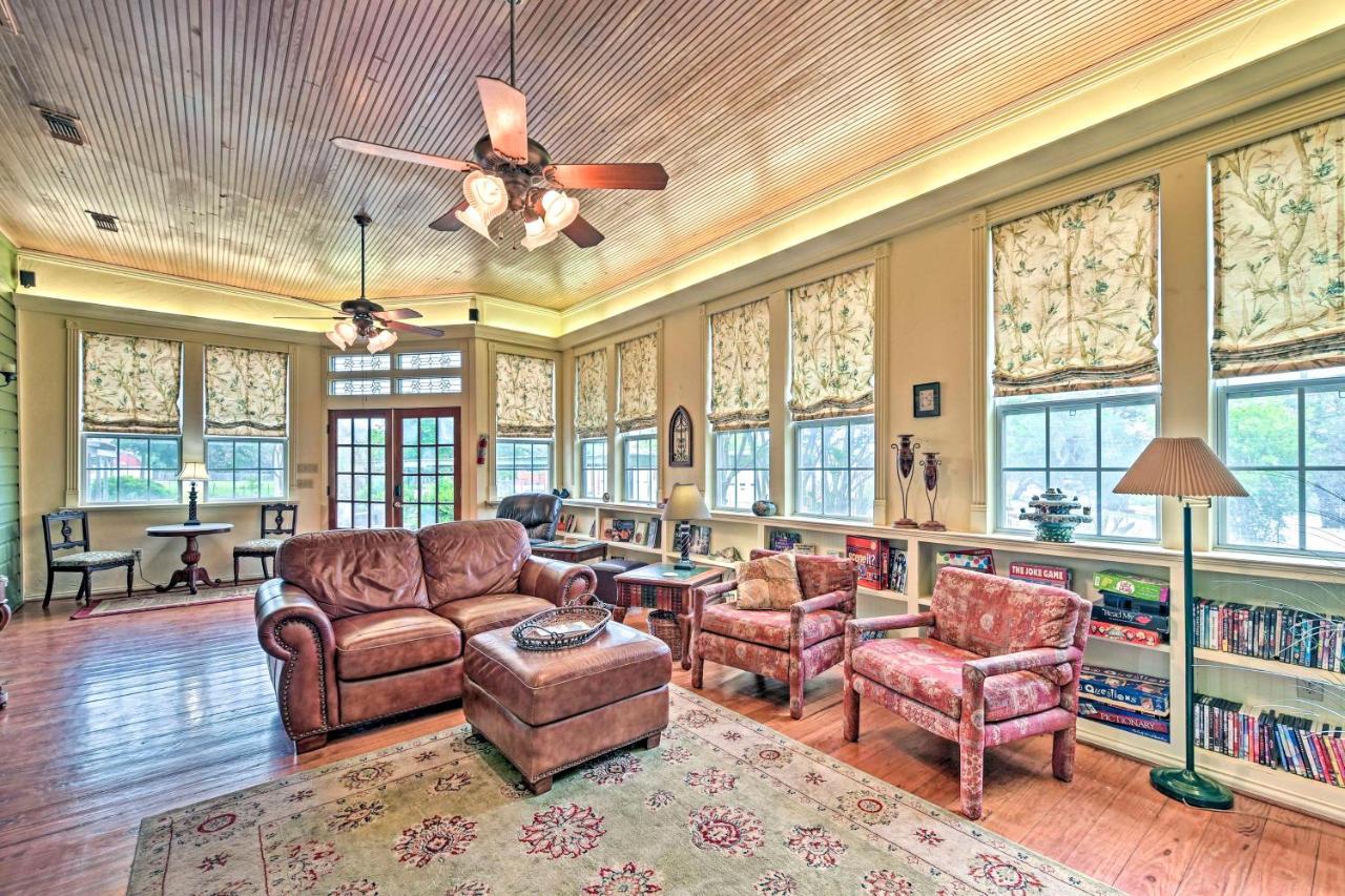 The Lilly House Historic Glen Rose Home With Porch! Екстер'єр фото