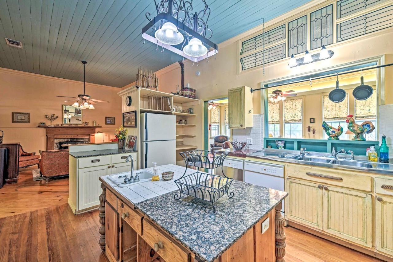The Lilly House Historic Glen Rose Home With Porch! Екстер'єр фото